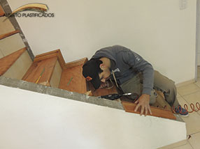 revestir escalera de madera